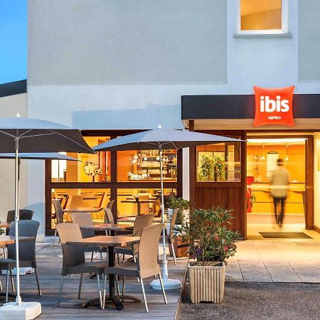 Ibis Auch Hotel Exterior foto
